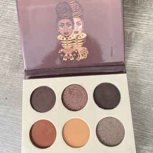 Juvias eyeshadow palette
